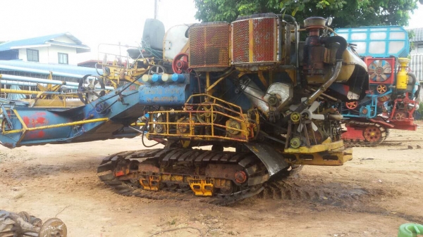 ขายรถพร้อมทำเงิน 199.000 รถเกี่ยวรองกระสอบ ศักพัฒนา BiG37.ดูรถหน้างานเลยครับ ทั้งคันเช็คสภาพ พร้อมใช้งาน