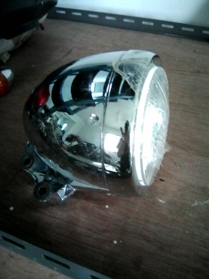 ขายโคมไฟหน้าใส่ ช๊อปเปอร์  ราคา 500 บาท