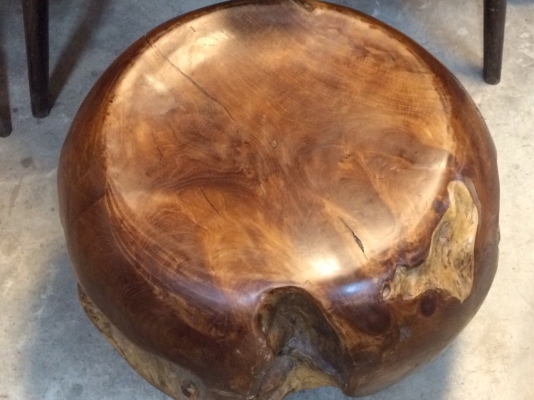 ขายก้อนรากไม้ปุ่มไม้สักเก่าโบราณ ขนาดเส้นรอบวง 1.5 เมตร ตันๆ หนักๆ