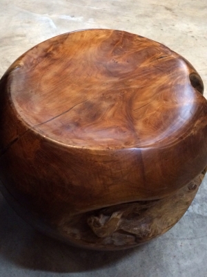 ขายก้อนรากไม้ปุ่มไม้สักเก่าโบราณ ขนาดเส้นรอบวง 1.5 เมตร ตันๆ หนักๆ