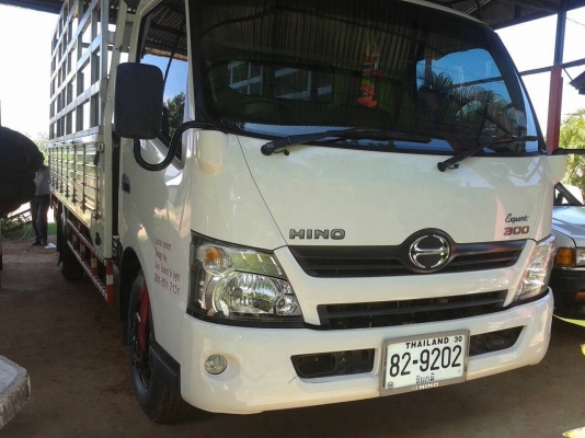ขาย 6 ล้อ HINO UERO 3 ปี 56 ออกห้างมือเดียว เครื่องดีไม่เคยแกะ คัสซีสวยตลอดเส้น ยางเต็ม วิ่งน้อยแค่ 10,000 กว่าโล ราคาต่อรองได้ครับ