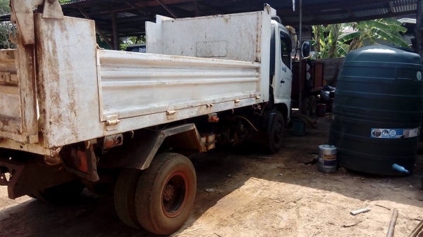 **795,000 บ.ต่อรอง/// 6ล้อดั้มดิน HINO MEGA FC4J-150HP ยูโร-2 ปี52 ดั้มสามมิตร **ขาย HINO MEGA SERIES-500 FC4J-150HP 6ล้อดั้มดิน ห้างแท้ กระบะดั้มสามมิตร สภาพพร้อมใช้งาน HINO MEGA FC4JEPA JO5C-150HP EURO-2 ห้างแท้ ปี52 เครื่องเดิม เกียร์เดิม ใช้งาน 19x,xx **795,000 บ.ต่อรอง/// 6ล้อดั้มดิน HINO MEGA FC4J-150HP ยูโร-2 ปี52 ดั้มสามมิตร **ขาย HINO MEGA SERIES-500 FC4J-150HP 6ล้อดั้มดิน ห้างแท้ กระบะดั้มสามมิตร สภาพพร้อมใช้งาน HINO MEGA FC4JEPA JO5C-150HP EURO-2 ห้างแท้ ปี52 เครื่องเดิม เกียร์เดิม ใช้งาน 19x,xx