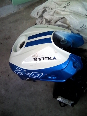 ขายถังน้ำมัน  z one ruka   ราคา 500 บาท สวยๆ พร้อม ก๊อก