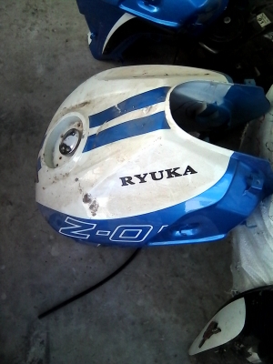 ขายถังน้ำมัน  z one ruka   ราคา 500 บาท สวยๆ พร้อม ก๊อก