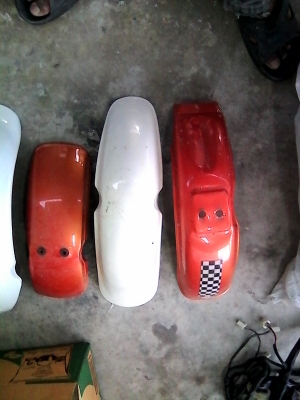 ขายบังโคลนหน้า หลัง ชาลี และ  gollilar  ราคา ถูกๆตัวละ  200 บาทคู่ละ 400ไม่รวมส่ง