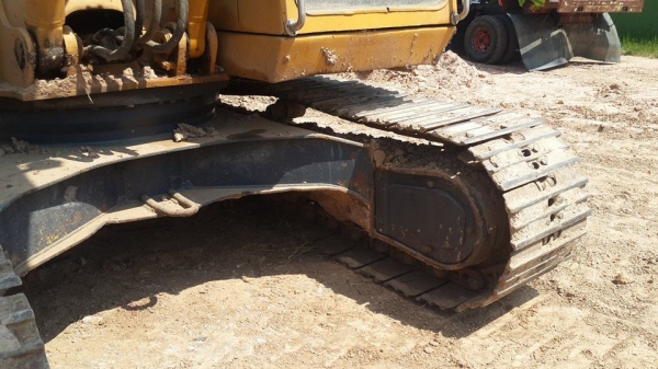 ขายรถขุดแบ็คโคKOMATSU PC100-5 หน้าจอ เอวดี บูมสวยเดิม เฟรมสวย ระบบใช้งานปกติ เอกสารอินวอยซ์ท่าเรือ ช่วงล่างดี ทำงานไม่โหลด เครื่องฟิต แอร์เย็น พร้อมลงลุยงาน