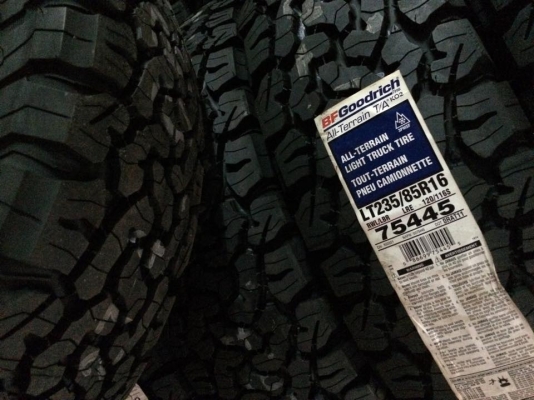 BF Goodrich All-terrain KO2 ขนาด 235 85 r16 หน้าแคบปี15