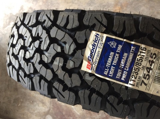 BF Goodrich All-terrain KO2 ขนาด 235 85 r16 หน้าแคบปี15