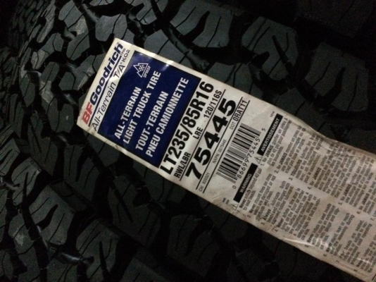 BF Goodrich All-terrain KO2 ขนาด 235 85 r16 หน้าแคบปี15