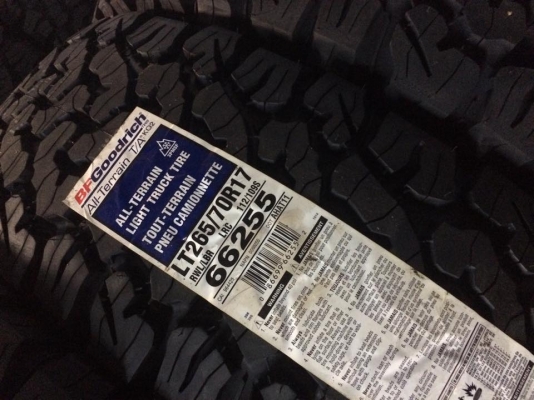 BF Goodrich All-terrain KO2 ขนาด 265 70 r17 ยางใหม่ปี15 BF Goodrich All-terrain KO2 ขนาด 265 70 r17 ยางใหม่ปี15