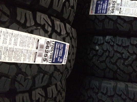BF Goodrich All-terrain KO2 ขนาด 265 70 r17 ยางใหม่ปี15