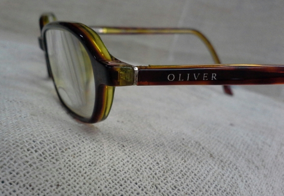แว่นสายตายาวทำมือโดยช่างอิตาลี  OLIVER made in Italy