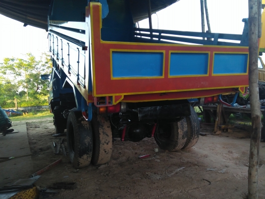 รถหกล้อ ISUZU ดั้มพ์ KS22