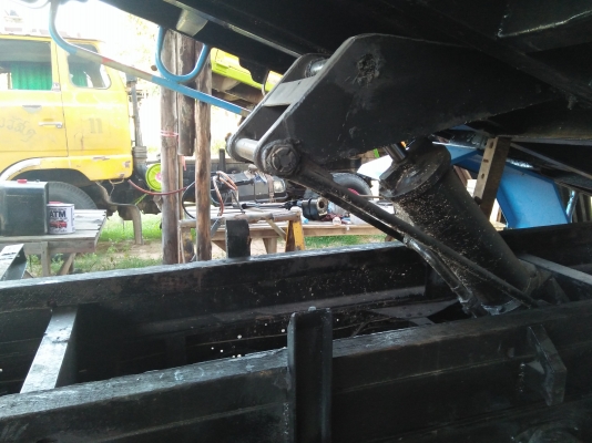 รถหกล้อ ISUZU ดั้มพ์ KS22