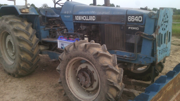 ขายรถไถFORDรุ่น6640คานหน้า NEWHOLLAND  พร้อมโอน