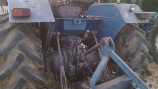 ขายรถไถFORDรุ่น6640คานหน้า NEWHOLLAND  พร้อมโอน