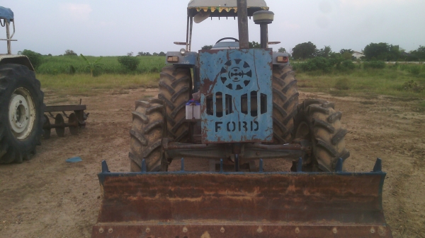 ขายรถไถFORDรุ่น6640คานหน้า NEWHOLLAND  พร้อมโอน