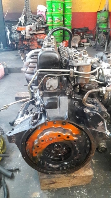 ขายเครื่องยนต์ 6SD1--240 แรงม้า เครื่องสวย ติดดีมาก