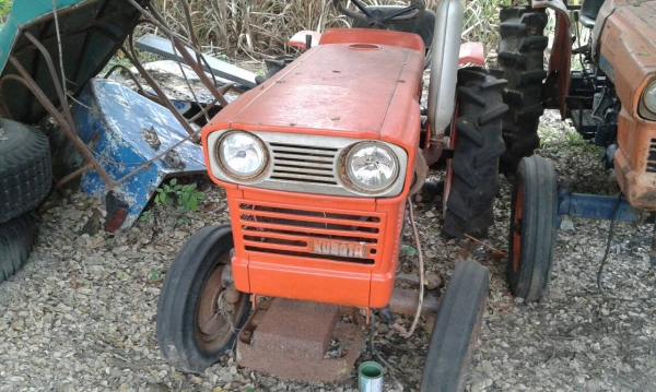 คูโบต้าL2000ครับ