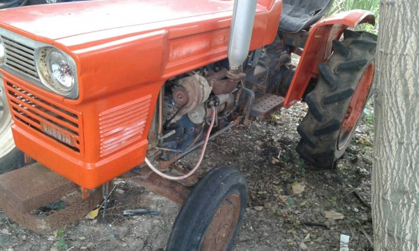 คูโบต้าL2000ครับ