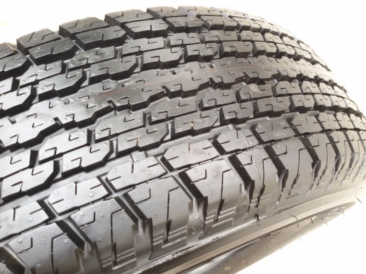 ขายยางป้ายแดง255/65/17ปี 2715 BRIDGESTONE DUENER 840  4 เส้น