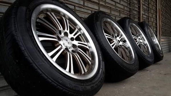 ขอบ 15 4รู100/114 แถมยางสภาพพร้อมใช้งาน