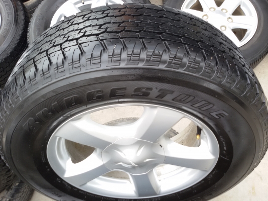 ขายล้อISUZU V Cross 17 ยาง255/65/17ปี 2514  4 ล้อ