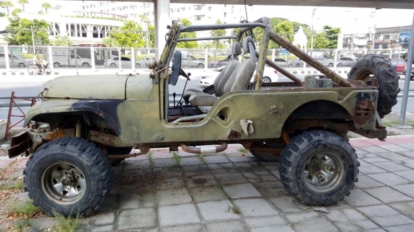 ขายรถ jeep หน้ากบแท้ ขับใด้ปกติ เอกสารครบพร้อมโอน ซื้อเก็บคุ้มสุดๆ