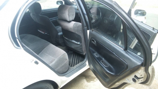 ขายโตโยต้าสามห่วง