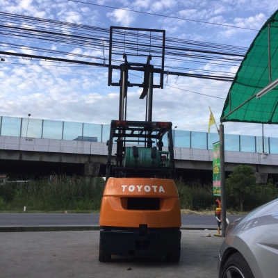 รถฟอล์คลิฟท์โตโยต้า รุ่น7 เบนซิน ติดแก๊ส เกียร์ออโต้/ 2.5 เสา 3เมตร พร้อมเปลื่ยนยางครับ รถฟอล์คลิฟท์โตโยต้า รุ่น7 เบนซิน ติดแก๊ส เกียร์ออโต้/ 2.5 เสา 3เมตร พร้อมเปลื่ยนยางครับ