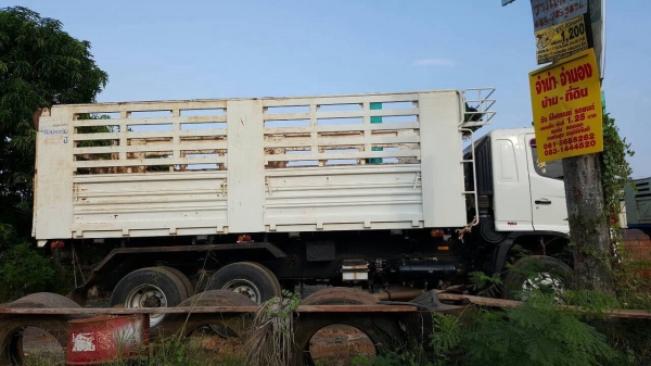 ขายดาวน์ 700,000 HINO 344 แม่เดี่ยว ออกห้างปี 57 ผ่อนต่ออีก 50 งวด งวดละ 60,000