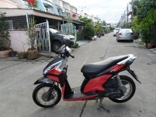 Click i ปี 54 ไมล์ขาว รถบ้าน เครื่องดี เดิมๆ มีเล่ม เอกสารครบ ทดลองขับได้ทุกวัน โทร. 02-9165022,099-0812001