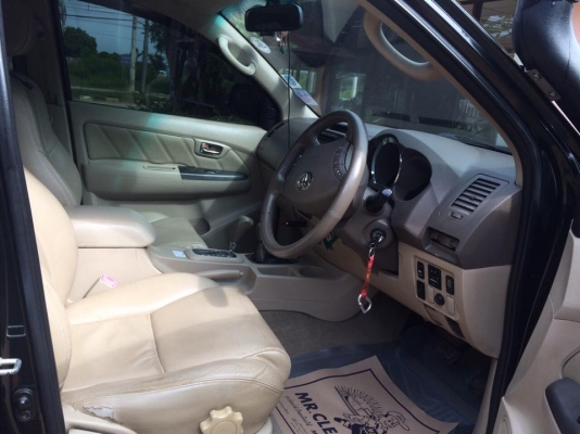 **525,000 บ.ต่อรอง/// TOYOTA FORTUNER 3.0V Auto 4WD ปี05 เดิมบาง เข้มๆ **ขาย FORTUNER 3.0V AUTO 4WD ปี05 ตัวTOP รถSUV ยอดนิยม เสริมหล่อ เข้ม บอดี้เดิมบาง พร้อมใช้งาน TOYOTA FORTUNER 3.0V AUTO 4WD ปี48/05 ตัวท็อป เครื่องเดิม เกียร์เดิม ใช้งาน 213,xxxกม. แท