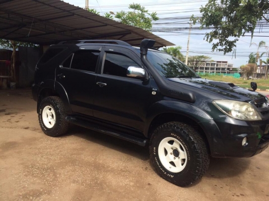 **525,000 บ.ต่อรอง/// TOYOTA FORTUNER 3.0V Auto 4WD ปี05 เดิมบาง เข้มๆ **ขาย FORTUNER 3.0V AUTO 4WD ปี05 ตัวTOP รถSUV ยอดนิยม เสริมหล่อ เข้ม บอดี้เดิมบาง พร้อมใช้งาน TOYOTA FORTUNER 3.0V AUTO 4WD ปี48/05 ตัวท็อป เครื่องเดิม เกียร์เดิม ใช้งาน 213,xxxกม. แท