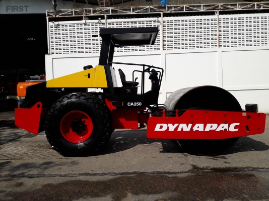 ขายรถบดสั่นสะเทือน DYNAPAC CA250D (USED)