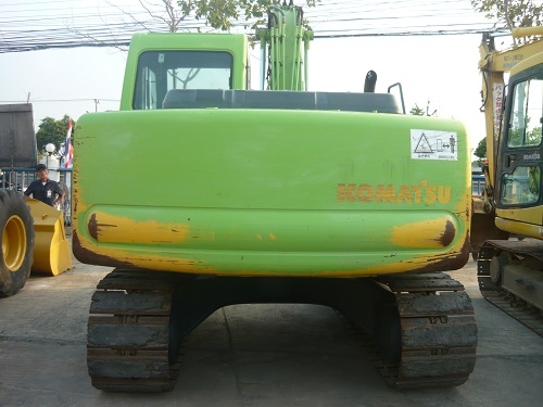 รถขุด Komatsu PC120-6 รถเก่านอก นำเข้าจากญี่ปุ่น มีให้เลือกหลายคัน พร้อมใช้งาน ช่วงล่งแน่น เครื่องยนตร์พร้อม ระบบไฟฟ้าครบ ลุยงานได้เลย เอกสารครบ จัดไฟแนนท์ได้  เครื่องบยนตร์ Komatsu 6 สูบ ชม.การทำงาน 4500-6000 ชม.  สนใจติดต่อได้ที่ 091 695-6445