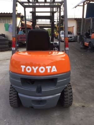 รถฟอล์คลิฟท์ โตโยต้า รุ่น6 เกียออโต้ 2.ตัน เสา 3เมตร พร้อมเปลื่ยนยางครับ รถฟอล์คลิฟท์ โตโยต้า รุ่น6 เกียออโต้ 2.ตัน เสา 3เมตร พร้อมเปลื่ยนยางครับ