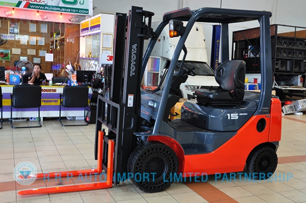 ขายรถโฟล์คลิฟท์มือสอง TOYOTA รุ่น 8FD15 ราคา xxx,xxx บาท นำเข้าจากประเทศญี่ปุ่น 100\% ไม่เคยใช้งานในไทย