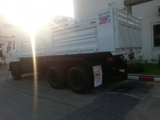 ขาย FUSO 240 แรงม้า พร้อมพร้อมกระบะดร้ำสามมิตร ( มือ 1)