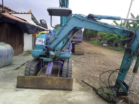 มาใหม่จ้า KOMATSU PC20-7E  เก่าญี่ปุ่น หัวกะแทก  เครื่องดำ สภาพสวยมาก  ใช้งานมา 3000 ชม.  สนใจโทร  089-7462641  เจ๊สุวรรณีจ้า