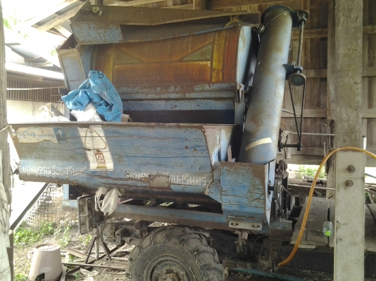 ขายตามสภาพรถนวดข้าว4ล้อกลางนิสสันเครื่องอีซูซุ85แรงตู้นวดสิงเปลือยจัมโบ