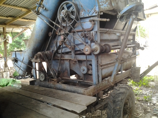 ขายตามสภาพรถนวดข้าว4ล้อกลางนิสสันเครื่องอีซูซุ85แรงตู้นวดสิงเปลือยจัมโบ