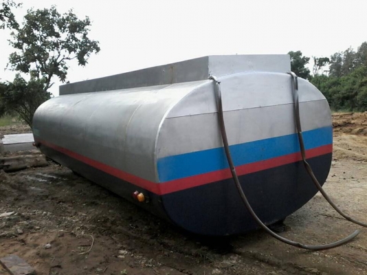 ถังน้ำใส่ 10 ล้อ16,000 ลิตร