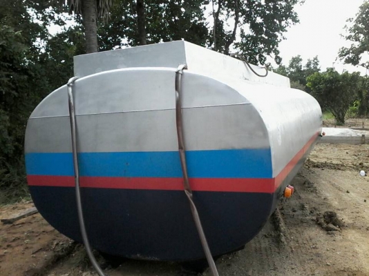 ถังน้ำใส่ 10 ล้อ16,000 ลิตร