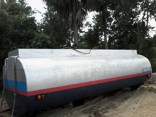 ถังน้ำใส่ 10 ล้อ16,000 ลิตร