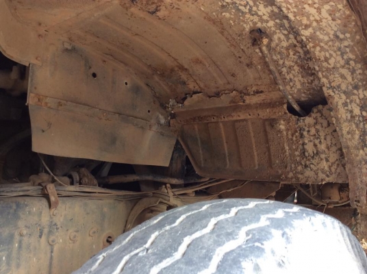 รถ 10 ล้อบรรทุกน้ำ Nissan UD 1 เพลา เครื่อง 175