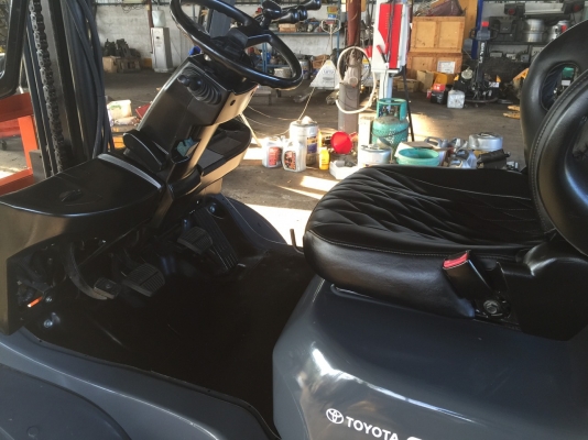 ขายด่วนรถยกเครื่องยนต์ดีเซล TOYOTA รุ่นล่าสุด 8FD35Jขนาด3.5 ตันเสา3 เมตร งาสไลด์ เกียร์ออโต้