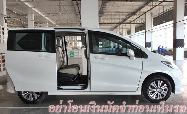 สวยป้ายแดงพร้อมใช้ วิ่ง1x,xxxกม. มีแอร์หลัง บอดี้เดิมทั้งคัน มีประกันศูนย์