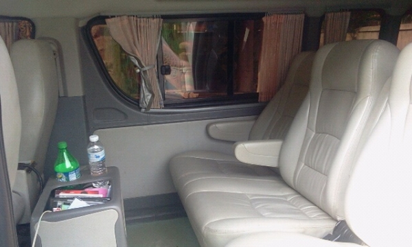 ขายรถตู้ commuter 2.5 ดีเซล สวยมากๆ ปี06 แต่งวีไอพี ราคาถูกครับ