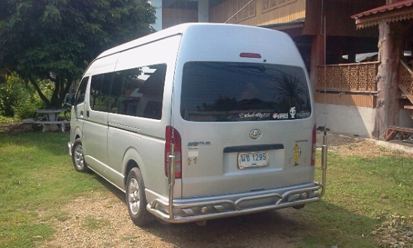 ขายรถตู้ commuter 2.5 ดีเซล สวยมากๆ ปี06 แต่งวีไอพี ราคาถูกครับ